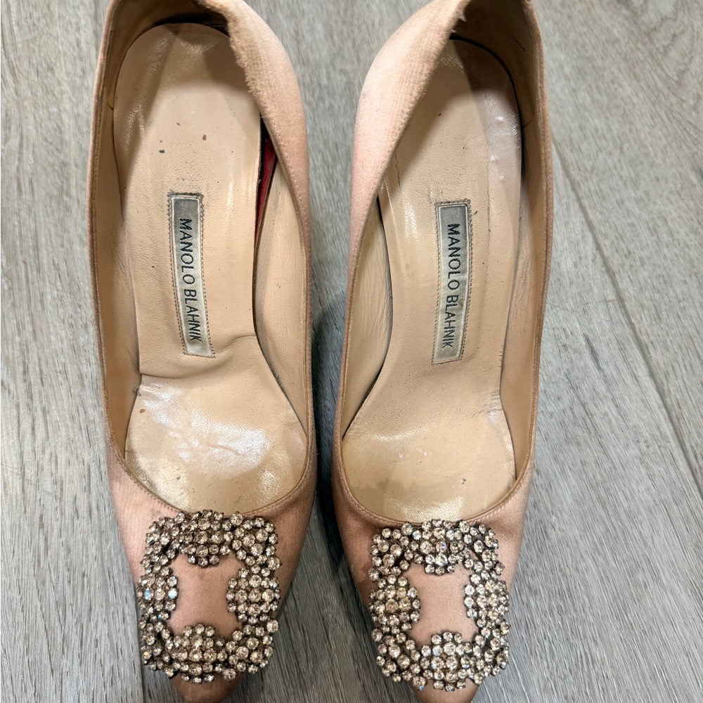 Manolo Blahnik Pink Satin Jeweled Buckle Pointed Pumps